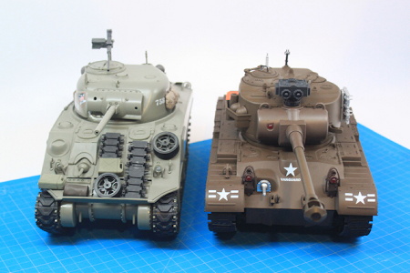 Sherman vs Pershing tank